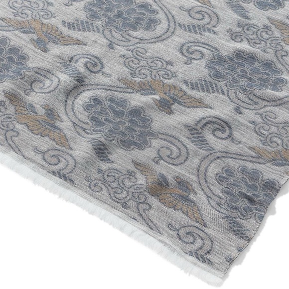 Japanese Birds and Flowers Oversize Jacquard Shawl - Picture 4 of 6